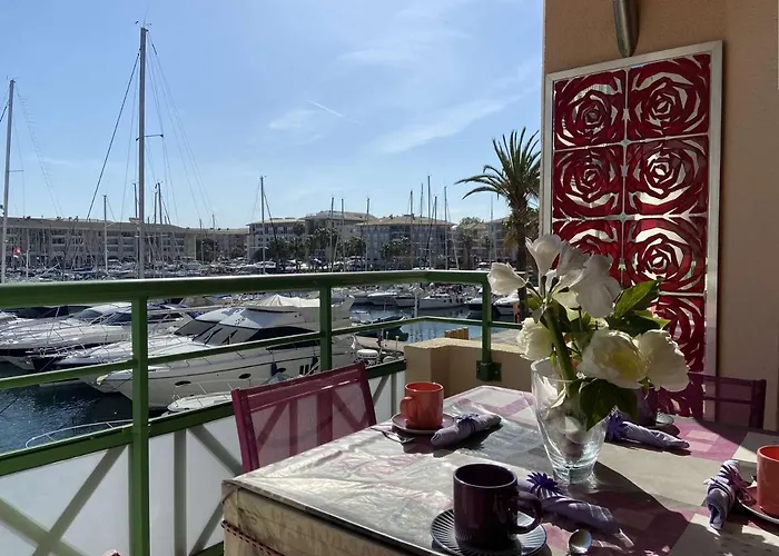 Confortable Appt 2 Pieces Avec Grande Terrasse, Clim, Garage, Proche Mer Et Commerces - Fr-1-226A-165
