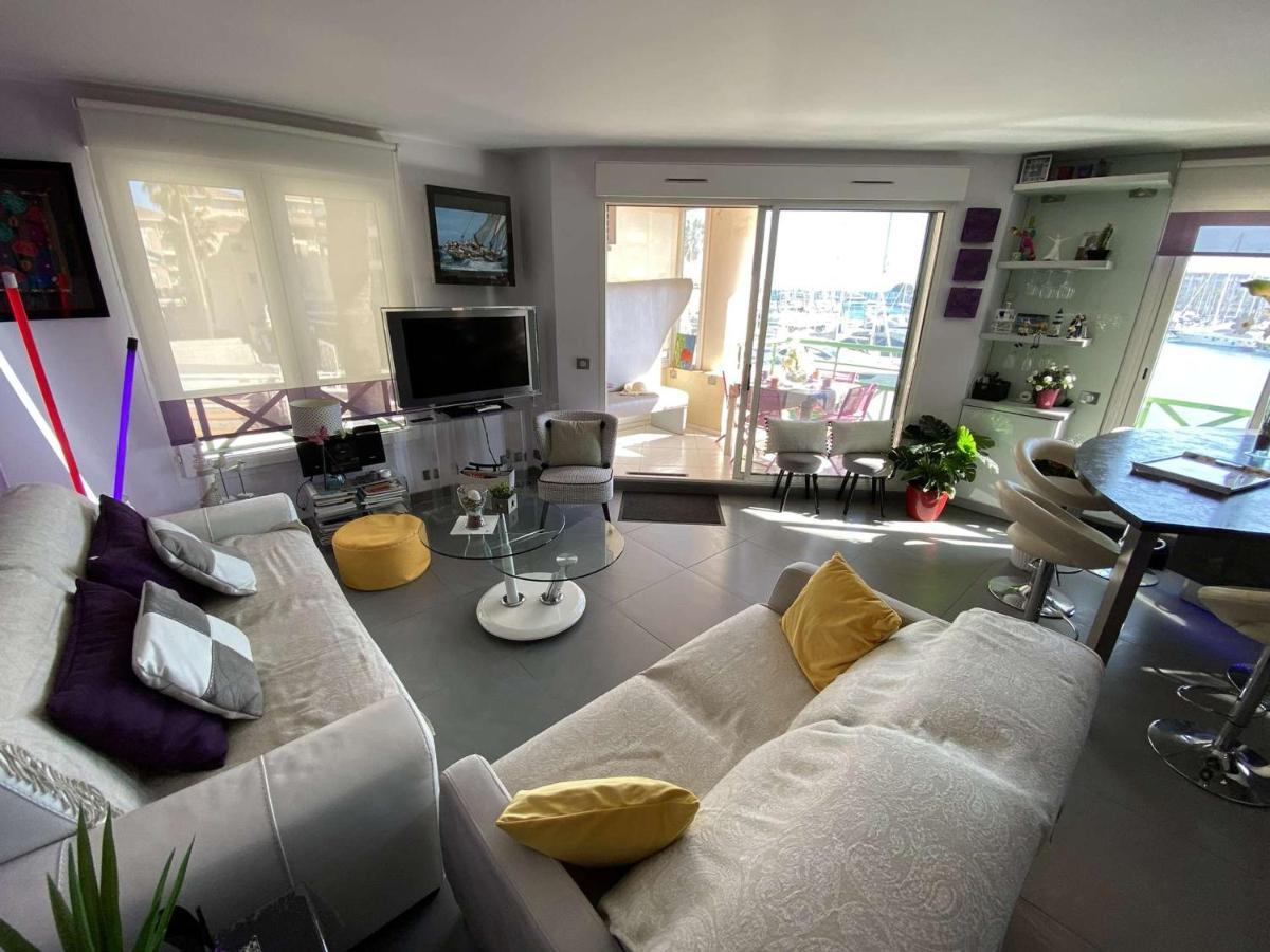Confortable Appt 2 Pieces Avec Grande Terrasse, Clim, Garage, Proche Et Commerces - Fr-1-226a-165 * Fréjus