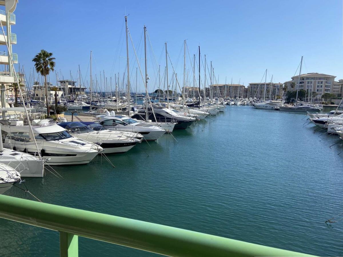 Confortable Appt 2 Pieces Avec Grande Terrasse, Clim, Garage, Proche Et Commerces - Fr-1-226a-165 Appartement *