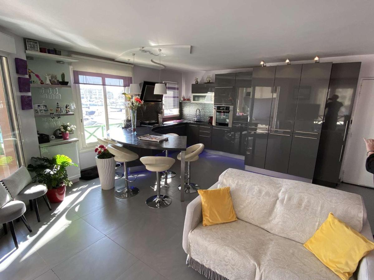 Appartement Confortable Appt 2 Pieces Avec Grande Terrasse, Clim, Garage, Proche Et Commerces - Fr-1-226a-165